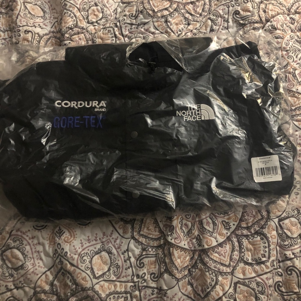 Supreme x the north face expedition jacket